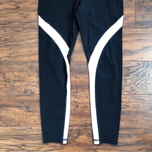 Athleta • Colorblock Salutation Stash Pocket Tight 7/8 black white leggings - Picture 8 of 12